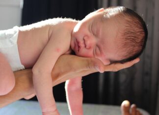 Jak naładować aparat słuchowy?