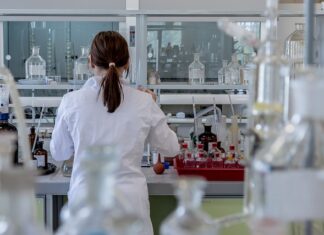 Kiedy lekarz musi być vatowcem?