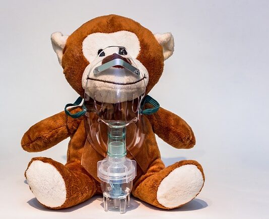 Czym różni się nebulizator od inhalatora?