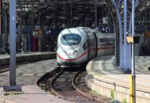 Czym odtłuścić lakier przed woskowaniem?