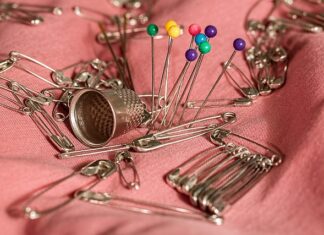 Do czego służą agrafki w apteczce?